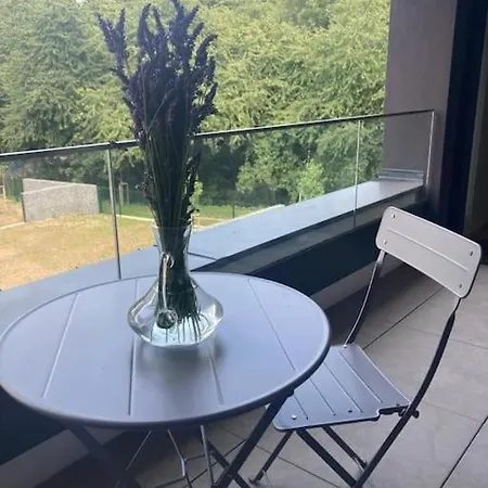 New In Karlin, 8, Close To Center