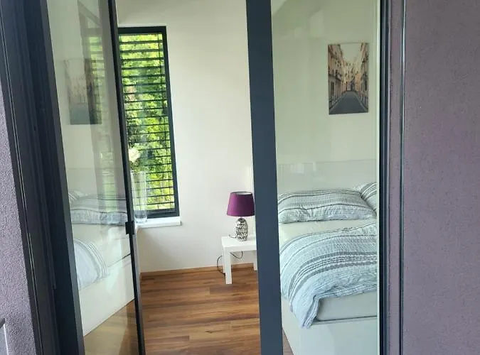 Appartement New In Karlin, 8, Close To Center Praag